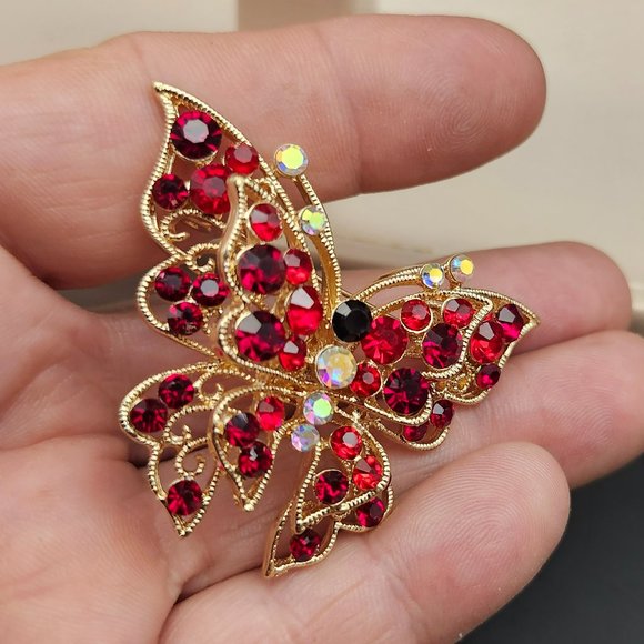 Betsey Johnson Butterfly Pin Brooch Rhinestones Gold Tone NOS Insect - Picture 3 of 5